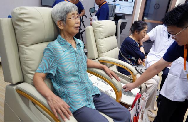 适老化改造、智能设备赋能探访服贸会上的养老方案